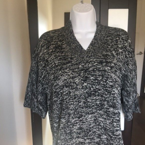 Halston Sweater, short sleeve, size S. Super comfortable and versitile - Picture 2 of 5